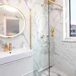 Διαμέρισμα Gold & Cozy *